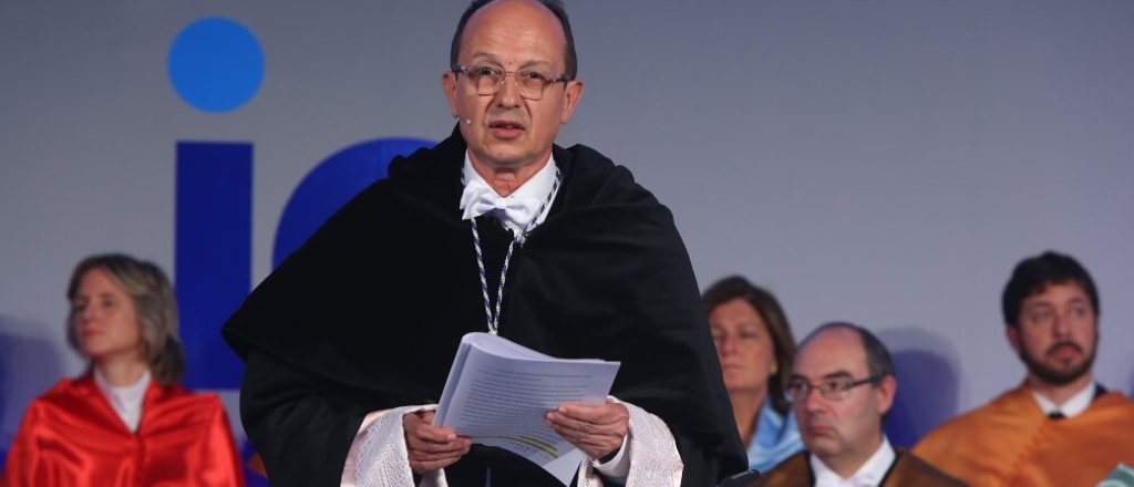 Salvador Carmona receives Honorary Doctorate from Aalto University