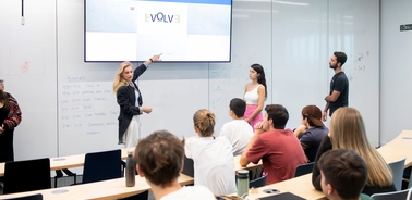 IE Business School, 8ª del mundo en el ranking de MBAs para emprendedores de Poets & Quants