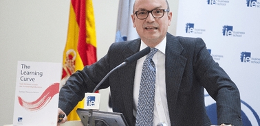 Santiago Íñiguez de Onzoño presenta ´The Learning Curve´