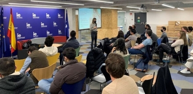 Should I stay or should I go? – Now and Next-Generation Challenges in Families in Business with professor Cristina Cruz