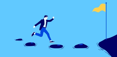Taking the leap of career change? Follow these 5 expert tips from IE Talent & Careers for alumni to successfully reach the other side