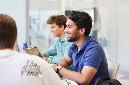 En IE University combinamos teoría y práctica desde el momento en que empiezas a estudiar