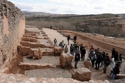 IE ANTIQUITY & MIDDLE AGES RESEARCH CENTRE 
