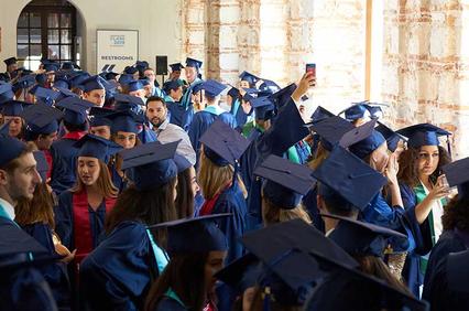 Global community | IE University