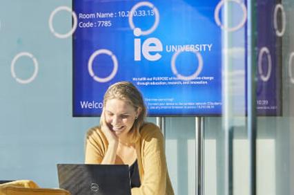 Student at IE Tower | IE Financial Aid