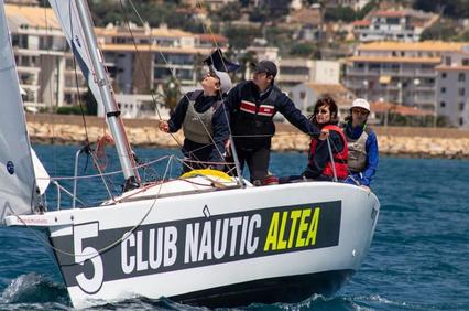 OUTDOOR sports: club nautic