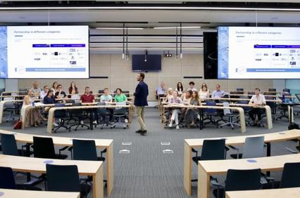 Enjoy a masterclass | IE University