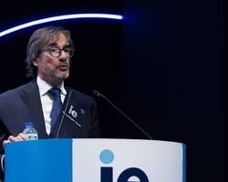 IE Business School Celebrates the Graduation of Its Top Management Programs at IE Tower