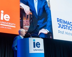 Harvard professor Michael Sandel presents civic debate on justice at IE Law School event 