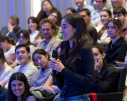 Harvard professor Michael Sandel presents civic debate on justice at IE Law School event 