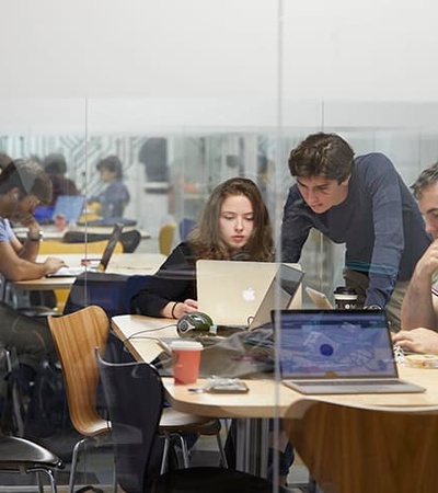 Máster Acceso Abogacía + Máster Asesoría en Derecho Digital y de la Tecnología | IE Law School