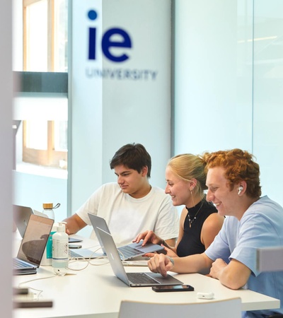 Transfer students | IE University