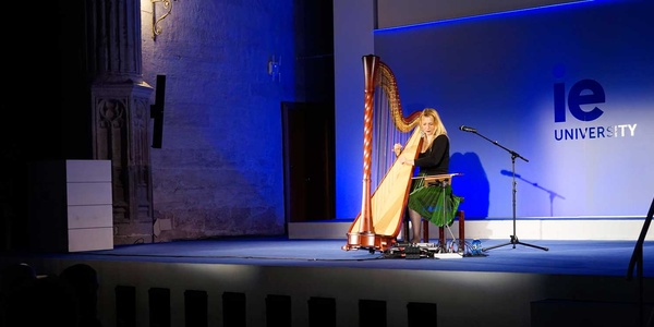 IE creativity day -harp | IE University