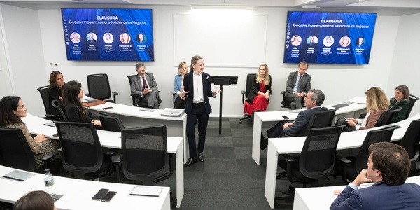 IE Law School’s new corporate legal advising program marks the completion of its first run