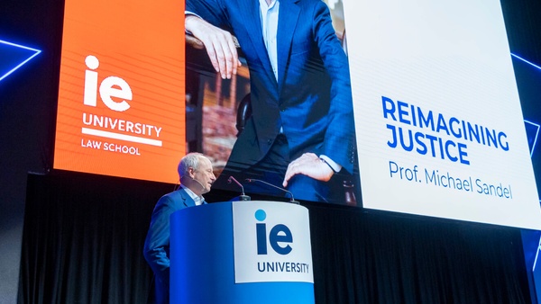 Harvard professor Michael Sandel presents civic debate on justice at IE Law School event 