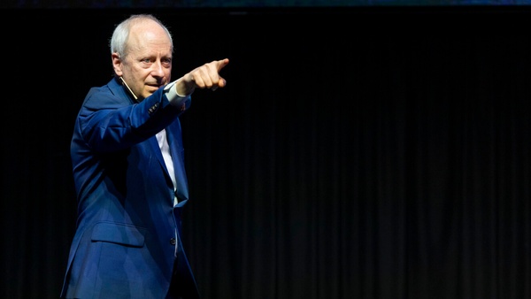 Harvard professor Michael Sandel presents civic debate on justice at IE Law School event 