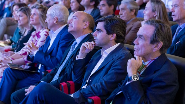 Harvard professor Michael Sandel presents civic debate on justice at IE Law School event 