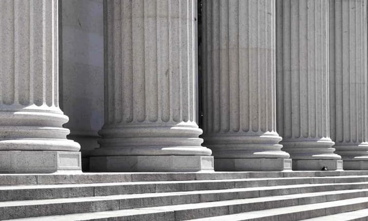 Well-aerated Lung on Admitting Chest CT to Predict Adverse Outcome in  COVID-19 PneumoniaRadiology, image size:1280x768