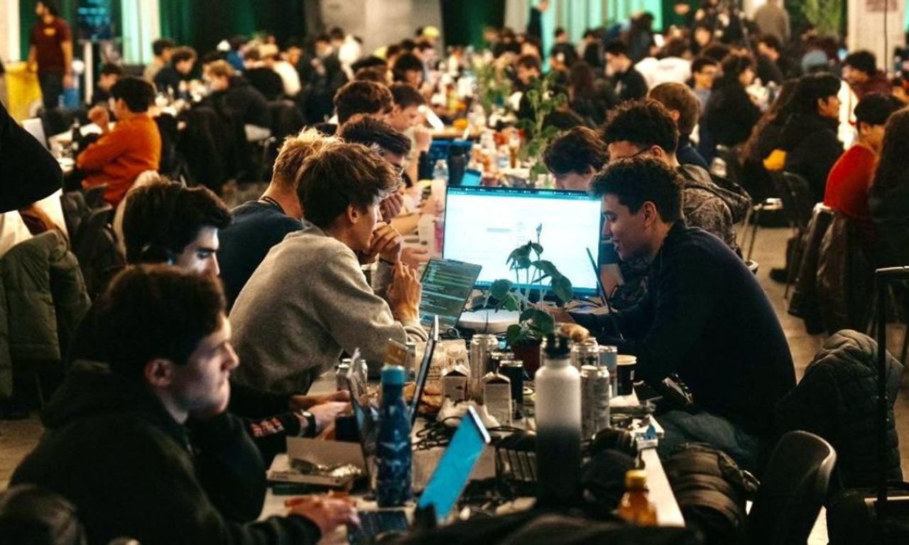 How IE Sci-Tech Students Work in Hackathons