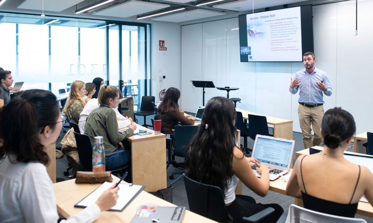 IE University Researchers to Study AI on Education Policy