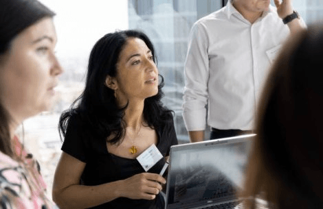 IE Foundation construye puentes entre la teoría y la práctica a través de la investigación en emprendimiento social e inversión de impacto