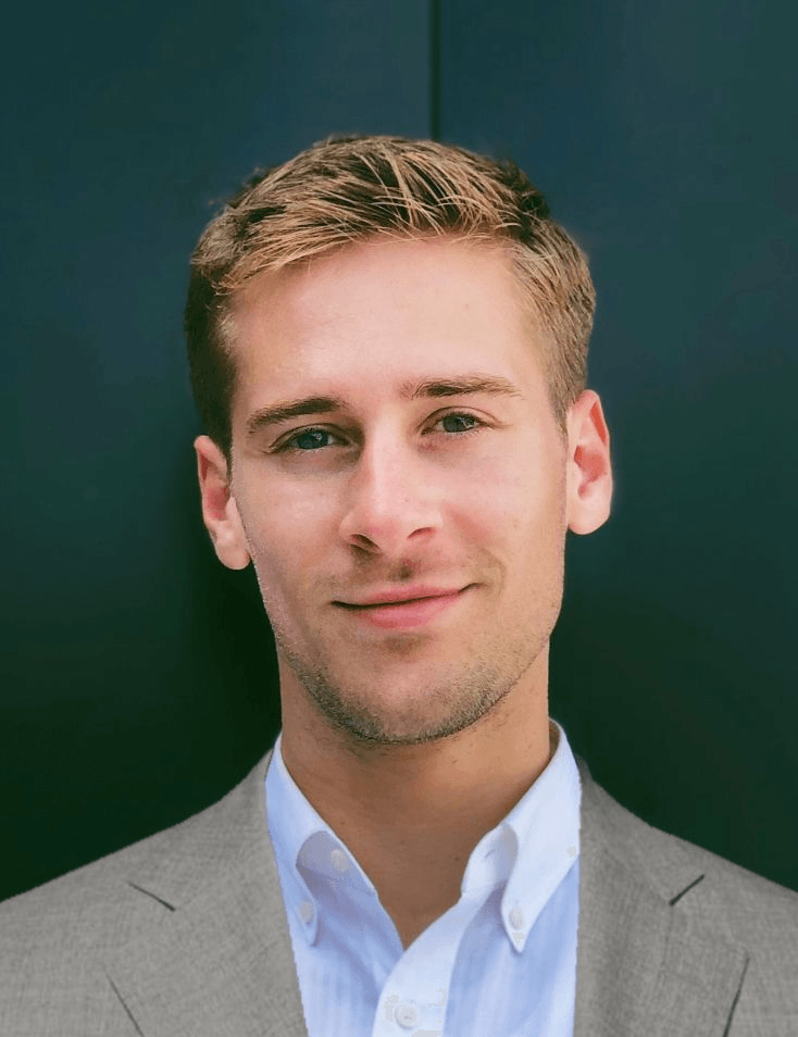 Lukas Stolberg | IE Business School