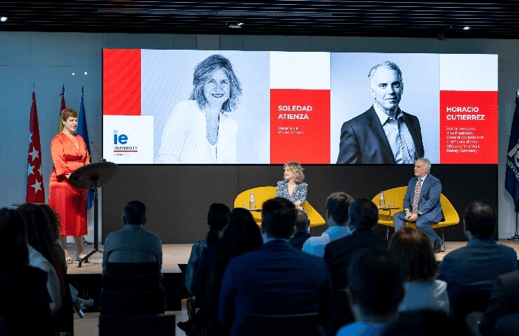 The role of lawyers in business and society